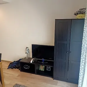  Apartament Przytulne - 2 Pokoje,parking,blisko Centrum-6km,tramwaj, Nflix, Park, Spokoj,
